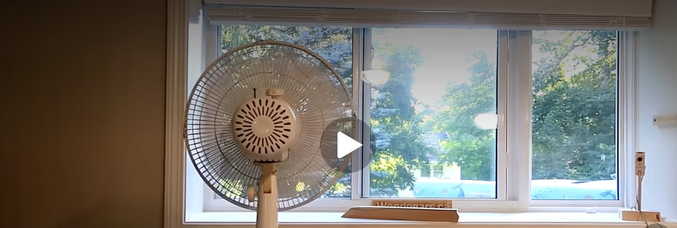 Ventilator und Fenster
