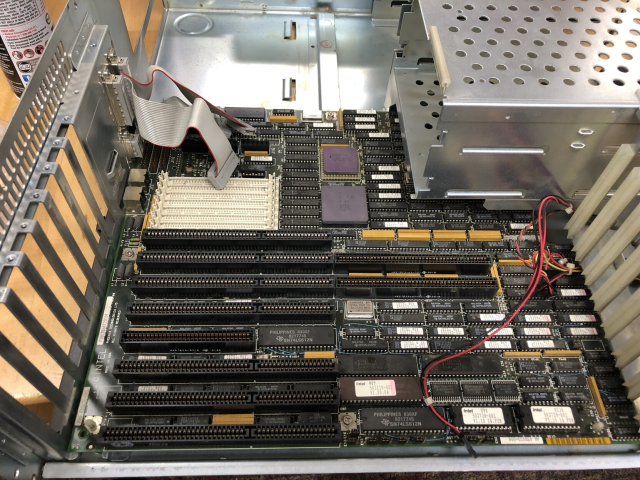 The inside of an AT&T 386/25 WGS showing it’s motherboard. Cables unplugged.