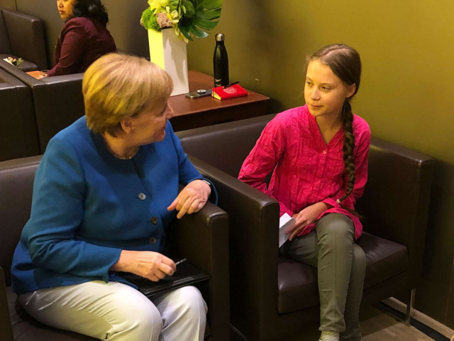Angela Merkel redet mit Greta Thunberg