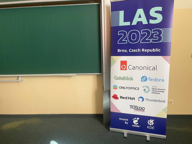 #LAS2023 is taking place this weekend! Join us either in person at Masaryk University in Brno or online at https://www.youtube.com/channel/UCjSsbz2TDxIxBEarbDzNQ4w. For more information, please visit our website at https://linuxappsummit.org/.