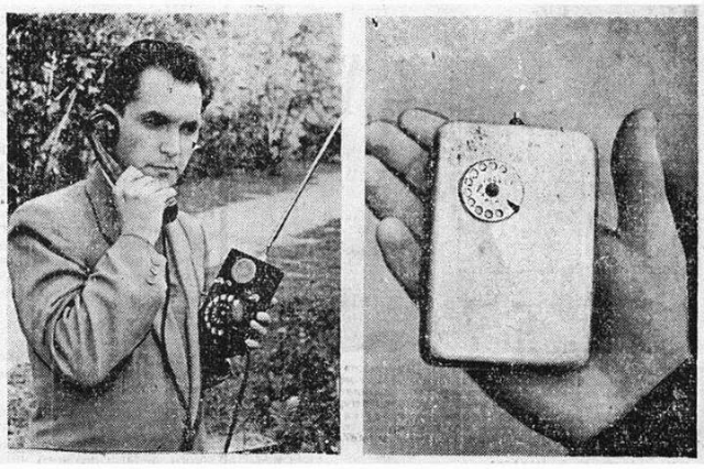 Dos imágenes de los primeros móviles de la URSS. En la primera se ve al ingeniero soviético Leonard Kurpiyanovich con el primer prototipo. En la segunda, el modelo Altai en la palma de una mano. 