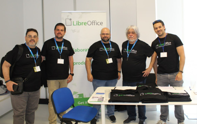 LibreOffice community members at esLibreConference