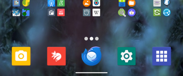Bottom part of a phone homescreen, using the new Thunderbird logo as an icon.