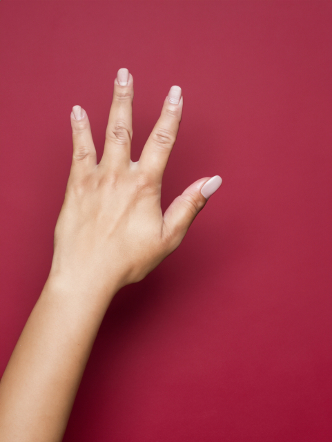 A hand with four fingers.