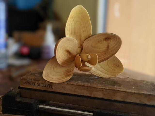Fleur d'orchidée en bois 