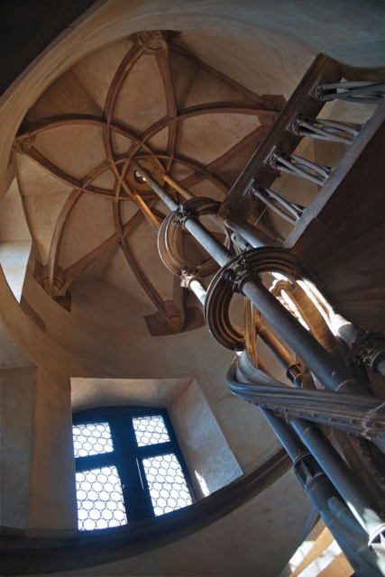 ... And ending in a six point star vaulted ceiling.