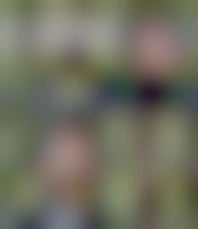 "Co ty tady děláš"? ptá se v lese uprchlý Tomáš Čermák Dominika Feriho. 