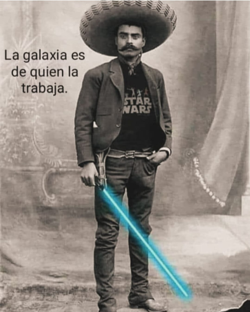Foto editada de Emiliano Zapata, trae una playera de Star Wars y en la mano un sable de luz.