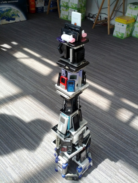 A 91cm tall tower built only with mp3 players