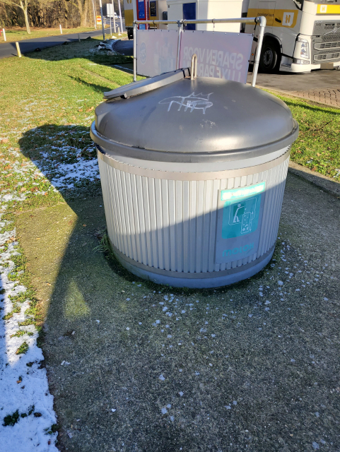 Large underground waste bin