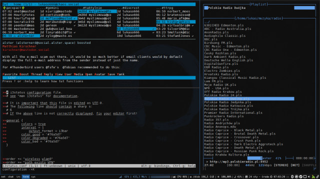 linux desktop - i3 window manager
opened apps: tut. moc, micro