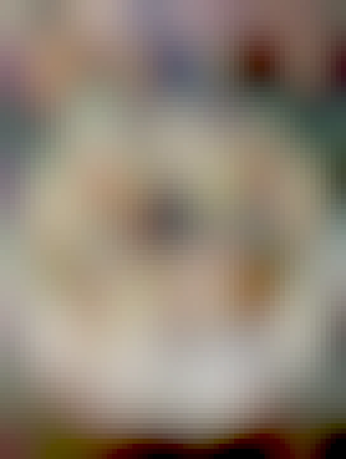 sardinky na žemly s maslom a cibuľou, čierne korenie, 3 kusy a po 2 polovičky sardinky