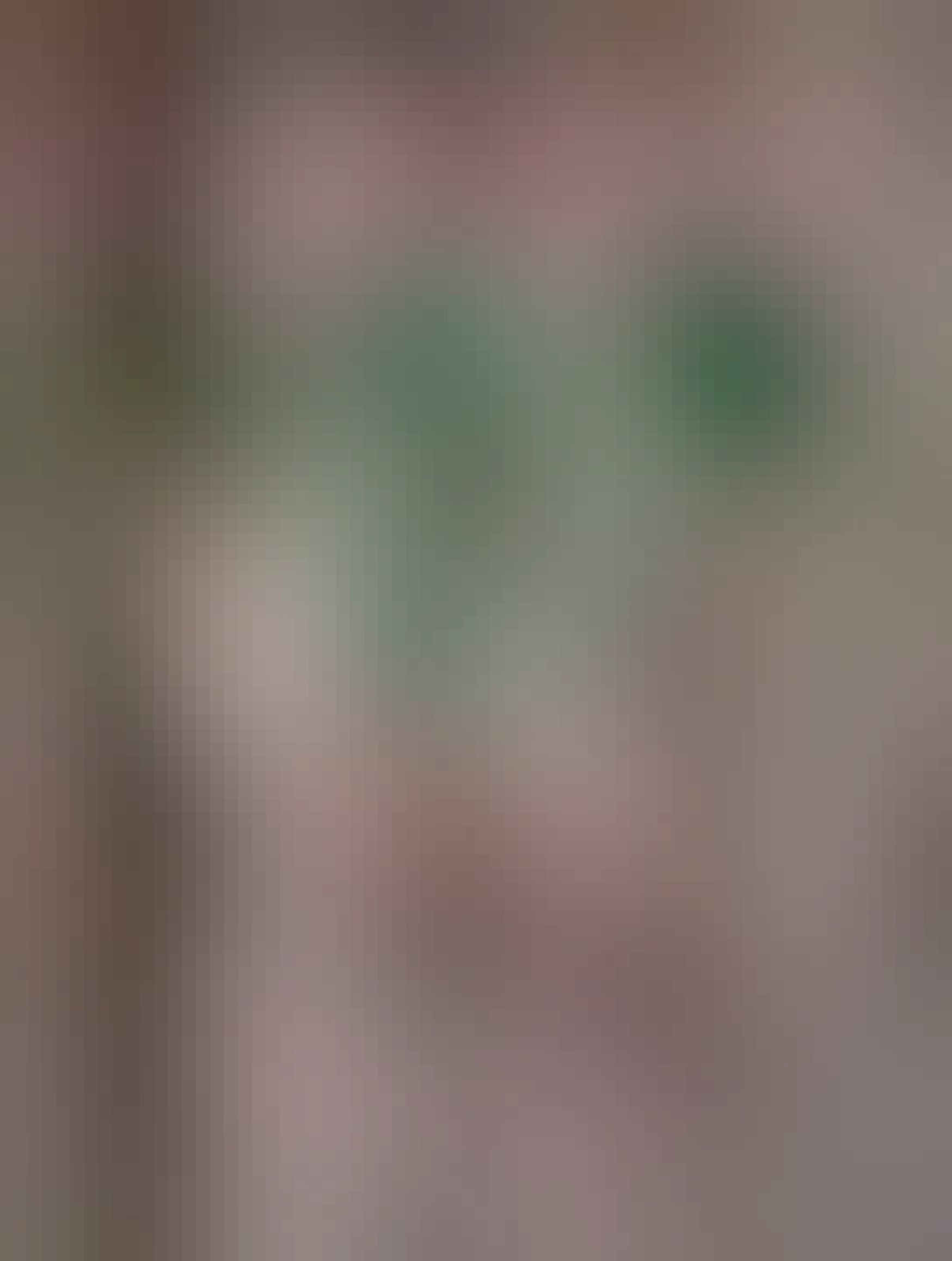 Osoba v růžovém tričku s nápisem "MILUJU VÁCLAVA KLAUSE"