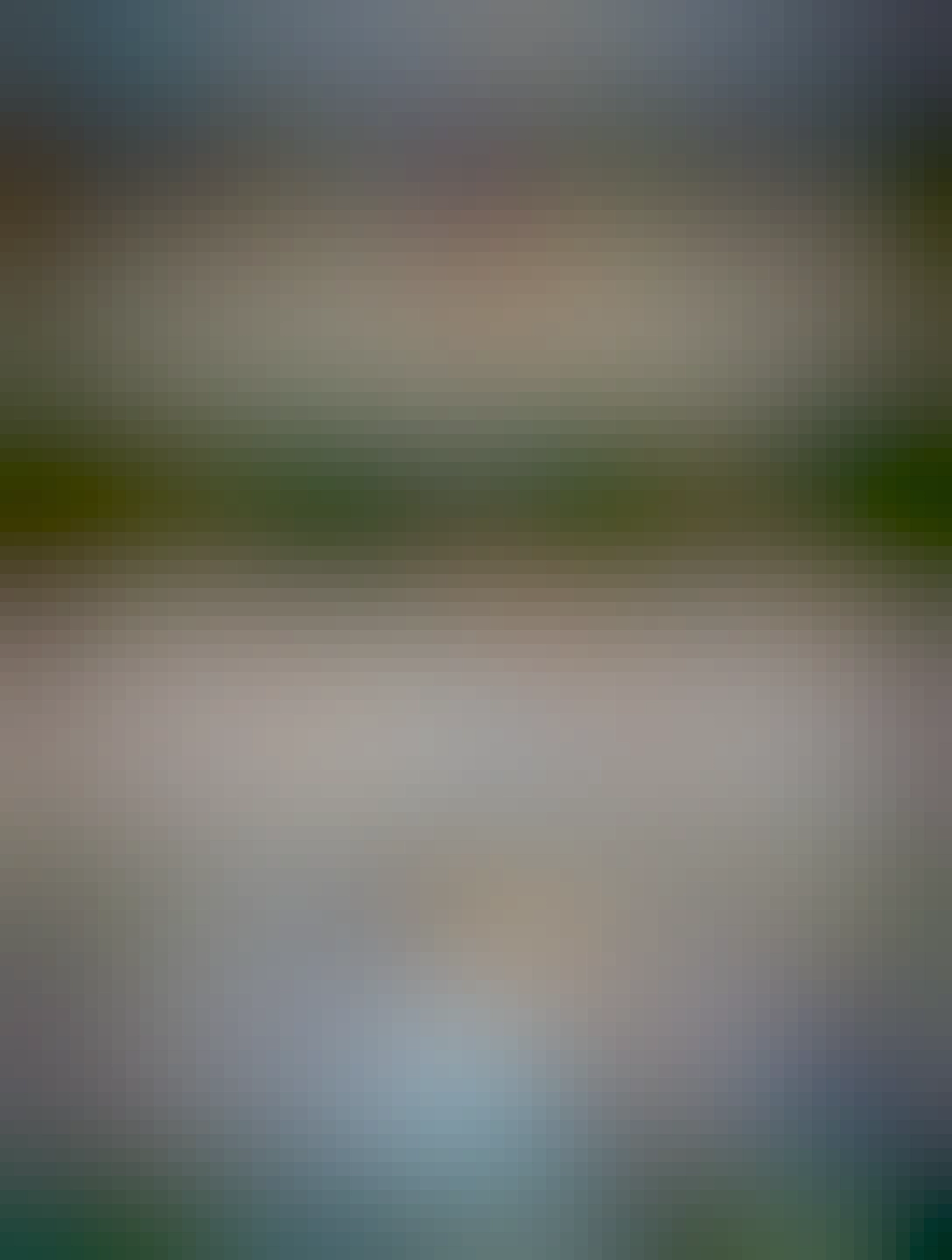 Já s knihou na klíně. Na hřišti. 