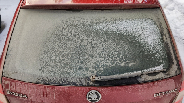 the dusty and frosty rear window of our Škoda Octavia