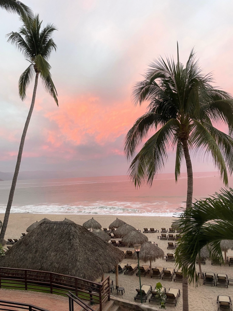 Sunrise on the ocean from a beach in Mexico