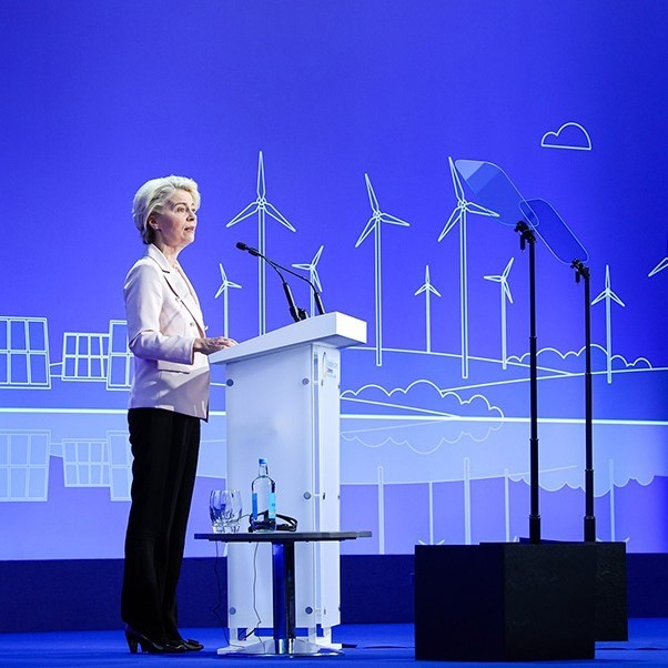 A photo of President von der Leyen at the Ukrainian recovery conference announcing a new facility proposing up to €50 billion in grants and loans to aid Ukraine’s recovery and modernisation from 2024 to 2027