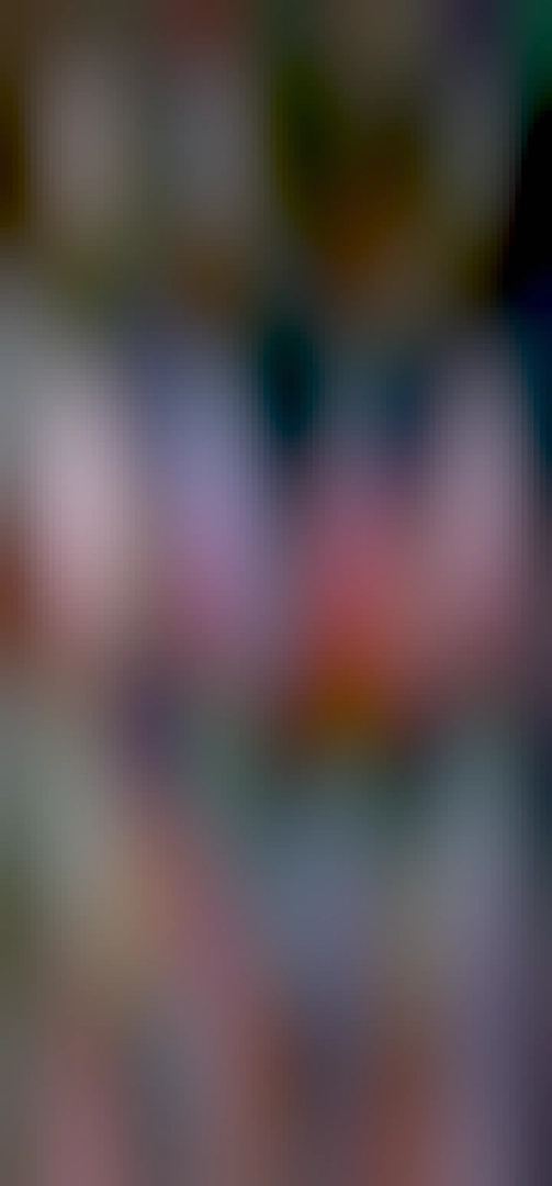 screenshot z domovskej obradovky kde pop-up okno z YouTube je šikmo