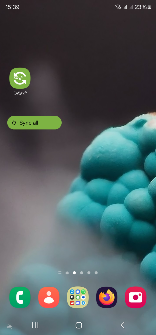 Our new (very basic) sync widget. Pull it to the homescreen and trigger a sync of all accounts without opening the app.