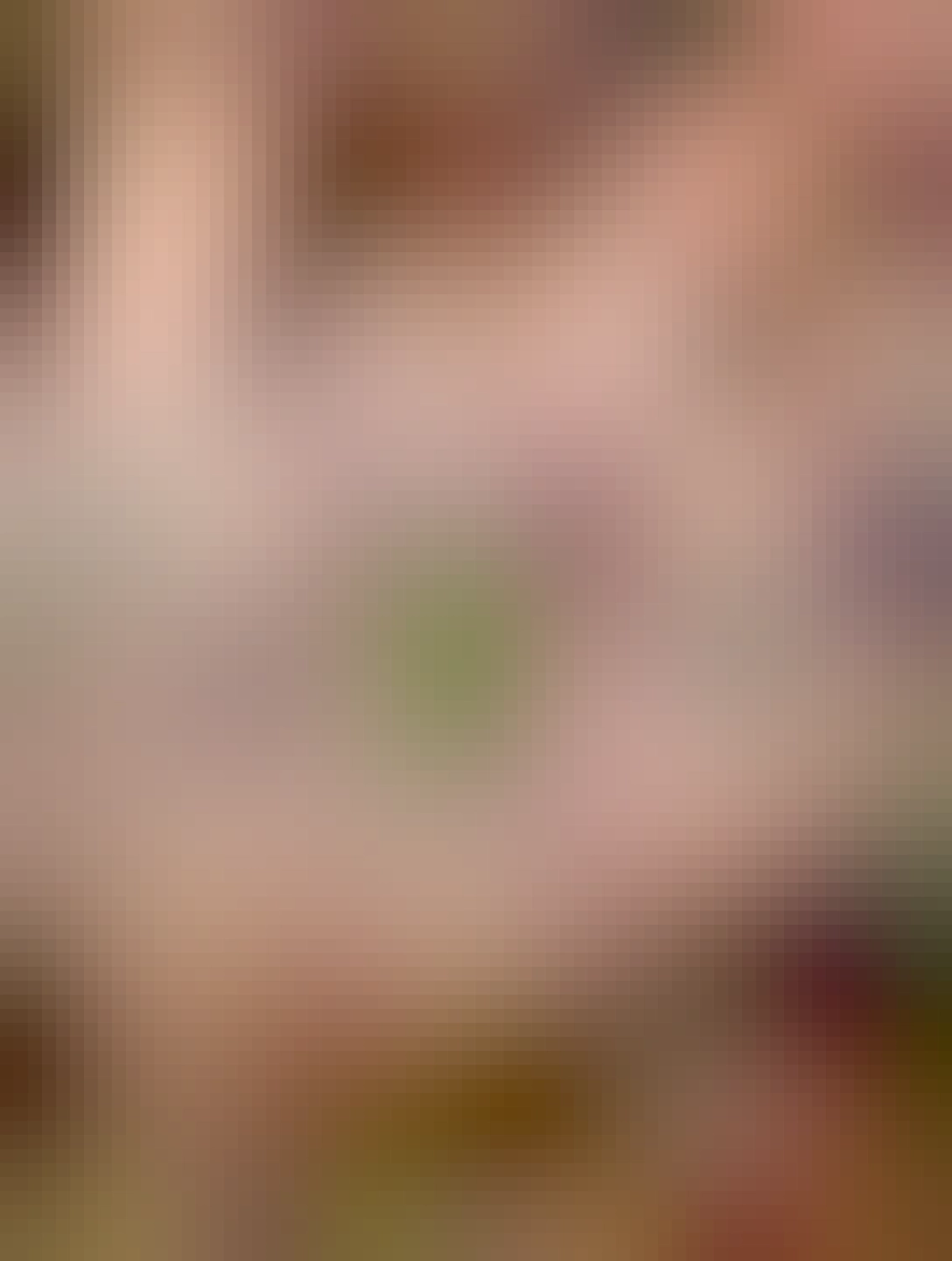 anglický jeden pound, minca na dlani