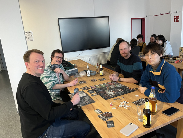 Tuta team playing board games