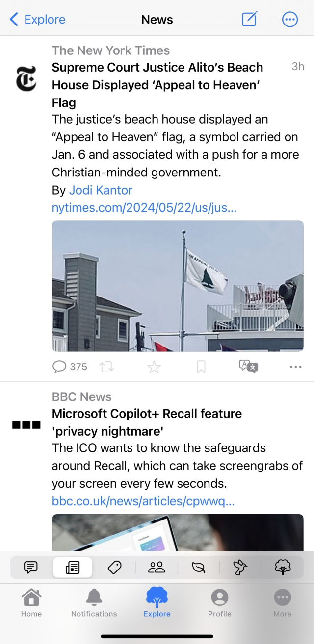 Screenshot of the trending news in Mona.
