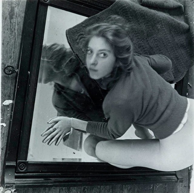 Untitled, 
Francesca Woodman (1975)