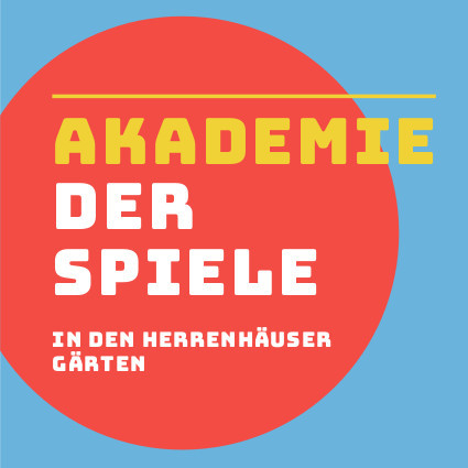 The Akademie der Spiele logo, which is a red circle on a blue background with Akademie written in yellow and all other text in white. The location of the event is written at the bottom: "In den Herrenhäuser Gärten".