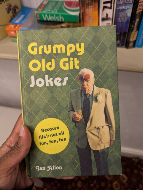 Buch mit dem Titel "Grumpy Old Git Jokes"