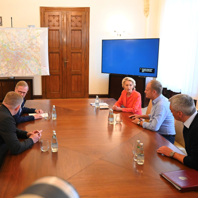 President von der Leyen with the Polish Prime Minister Donald Tusk, Czech Prime Minister Petr Fiala, Slovak Prime Minister Robert Fico, and Austrian Chancellor Karl Nehammer.