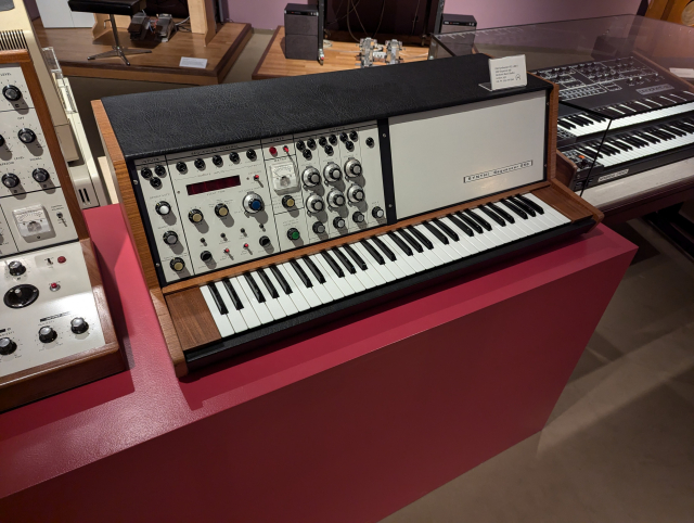 EMS VCS 3 Mk ii (Synthesizer)