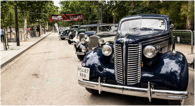 Foto con autos clasicos historicos