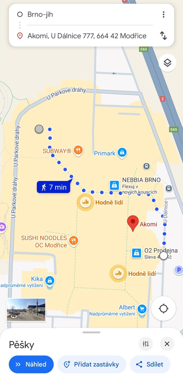 A screenshot from Google Maps. The destination POI is misplaced and it only navigates you to the entrance of the shopping mall.