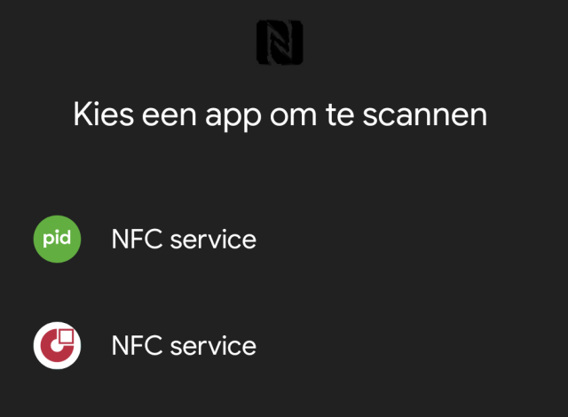 Screenshot výzvy systému Android po přiložení je čtečce identifikátorů. Nabízí dvě služby NFC service, jednu se zeleným logem PID, druhou s logem systému IDOL.