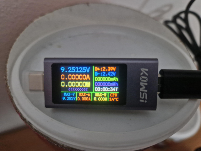 Measuring 9 volts on USB-C charger without connected device