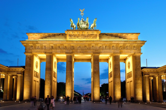 Actual photo of the Brandenburg Gate, taken by Thomas Wolf, www.foto-tw.de CC BY-SA 3.0 from Wikipedia