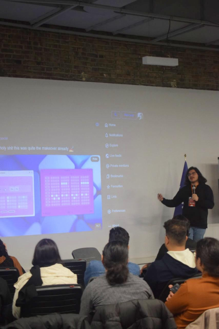 Me talking about my Drum Machine application and Tobias's Post on Mastodon at Tehlug