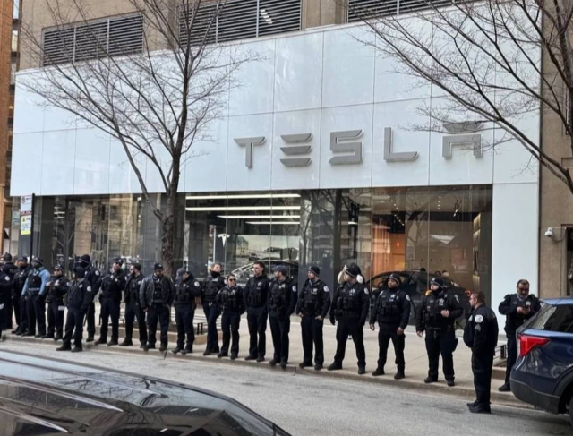 Is *this* government efficiency?

Police guarding a Tesla dealership in Chicago.

We got the Robocop Omnicorp future!!