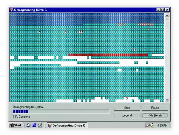 An image of the disk defragmenter application in Windows 95. 
