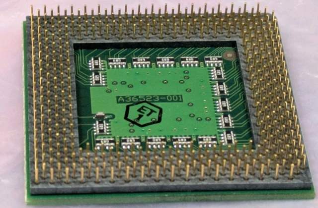 The bottom of a PGA370 package, with only some resistors on it