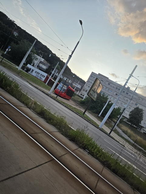 električka viacmenej z predu