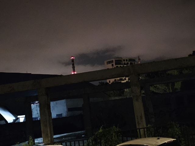 main point sú dva továrenské komíny 