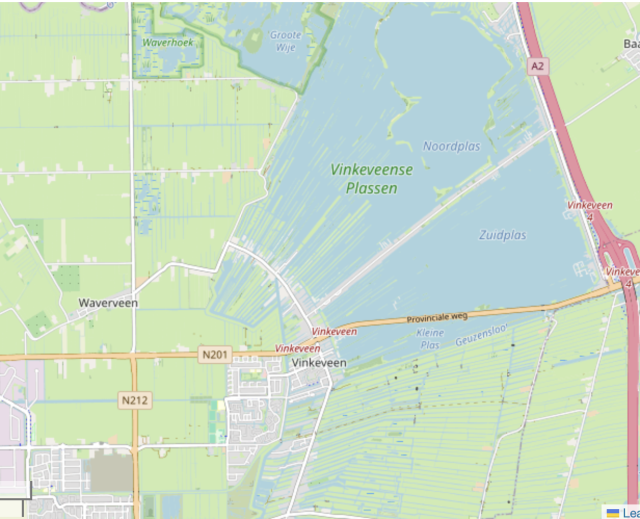 map excerpt of the Vinkeveense Plassen, with many long, thin straight lines of green land cutting across a suspiciously pie-slice-shaped pond, next to a bunch of long, thin straight lines of blue cutting across the fields 