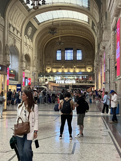 Five Guys at one end of the train station concourse in Milano Centrale