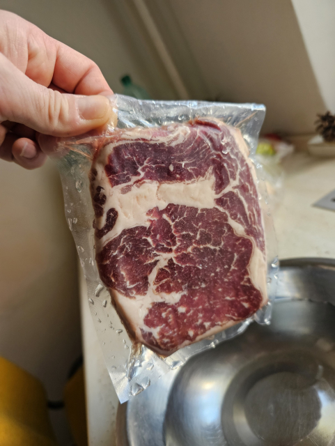 mrazený hovädzí stejk, nejaká argentína 