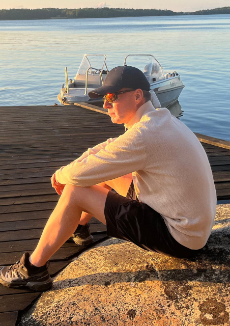 Daniel in the archipelago, pondering over the HackerOne issue.