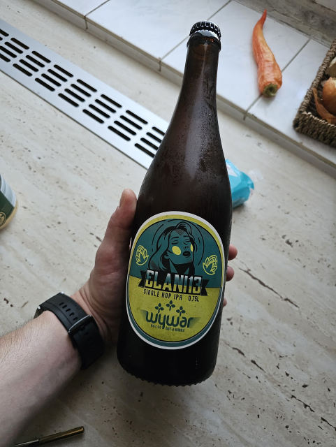 pivo wywar v hnedej sklenenej fľaši Elani13 single hop ipa