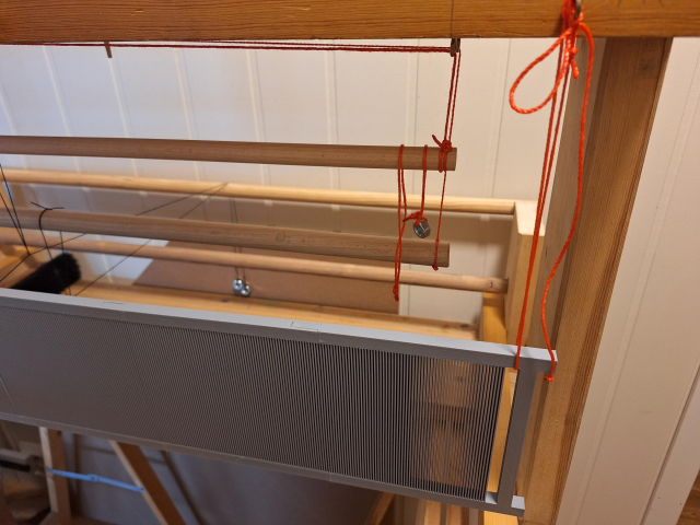 Reed end showing temp mounting