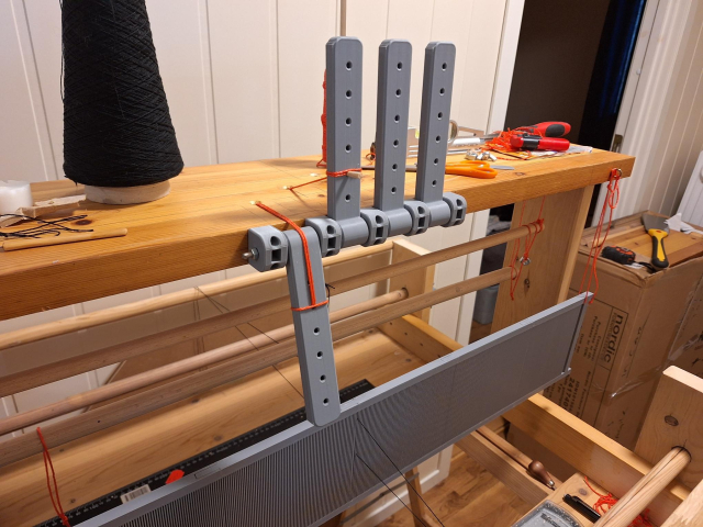 Reed and shaft toggles. toggle 1 in lifted position to gauge correct height of reed