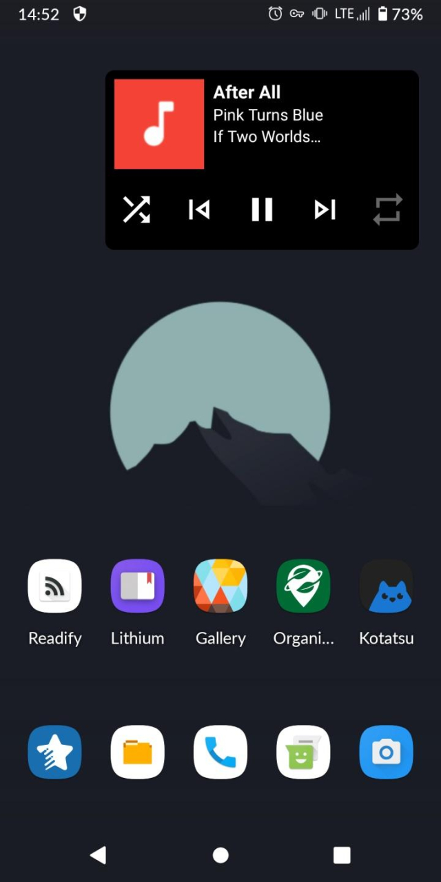 Screenshot of smartphone's home screen.